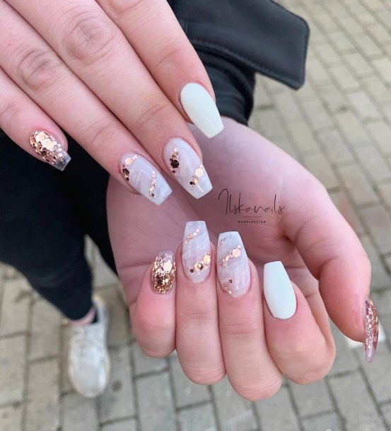 Female Cool Metallic Gold Nail Ideas