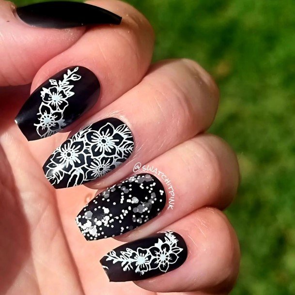 Female Cool Monochrome Nail Design