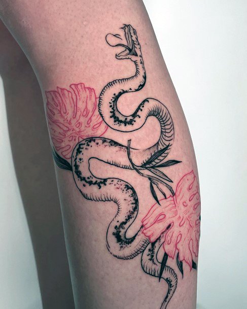 Female Cool Monstera Tattoo Ideas