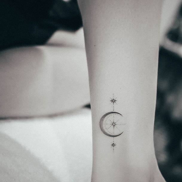 Female Cool Moon And Stars Tattoo Ideas