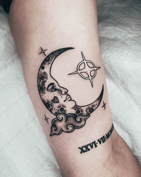 Female Cool Moon Tattoo Ideas