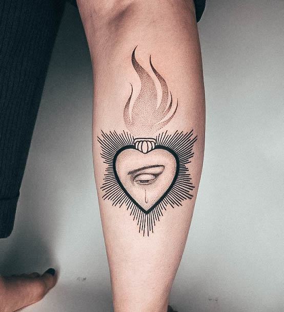 Female Cool Sacred Heart Tattoo Ideas