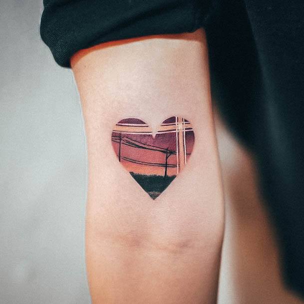 Female Cool Small Heart Tattoo Ideas