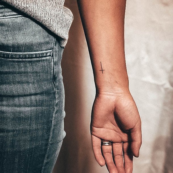 Female Cool Small Wrist Tattoo Ideas