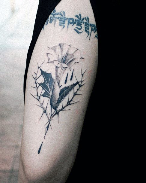 Female Cool Thorns Tattoo Ideas