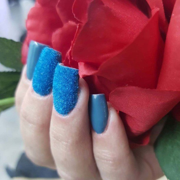 Female Cool Velvet Nail Ideas