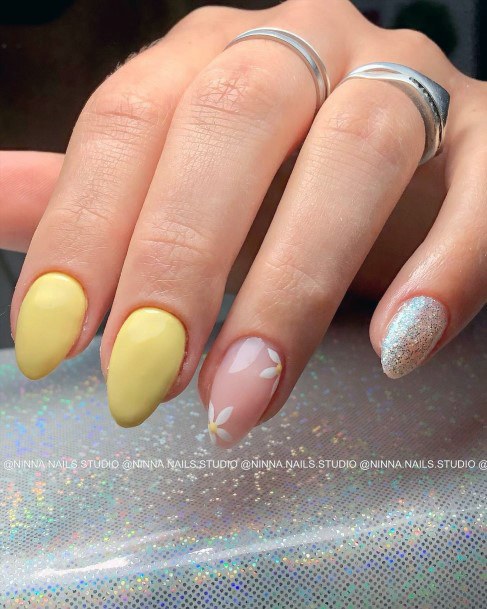 Female Cool Yellow Dress Nail Ideas