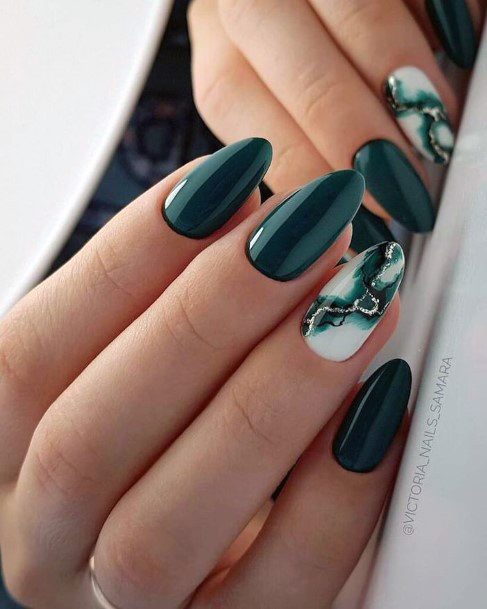 Female Hunter Green Nails