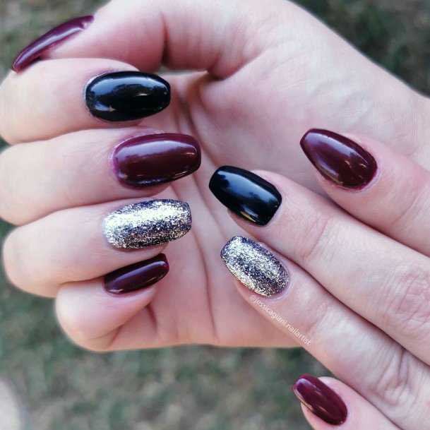 Female Maroon And Black Nails