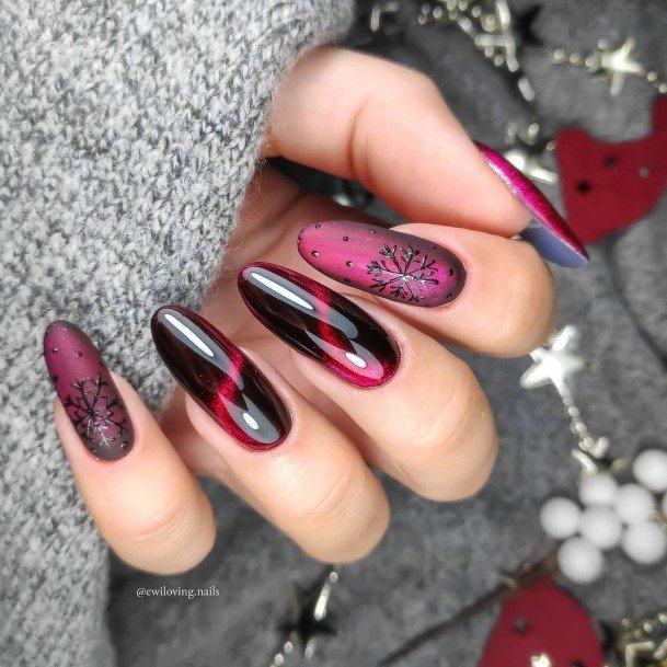 Female Red And Black Nails