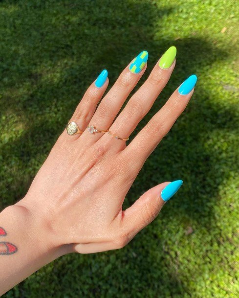 Females Blue And Green Nails