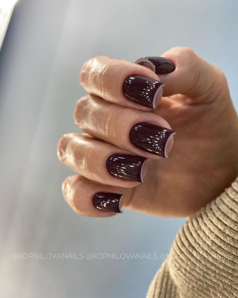 Females Burgundy And Black Nails