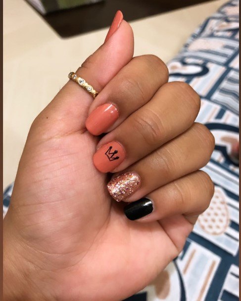 Females Crown Nails