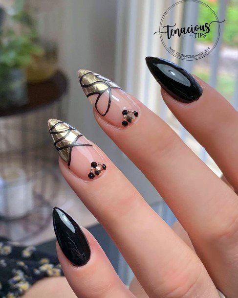 Females Embossed Nails