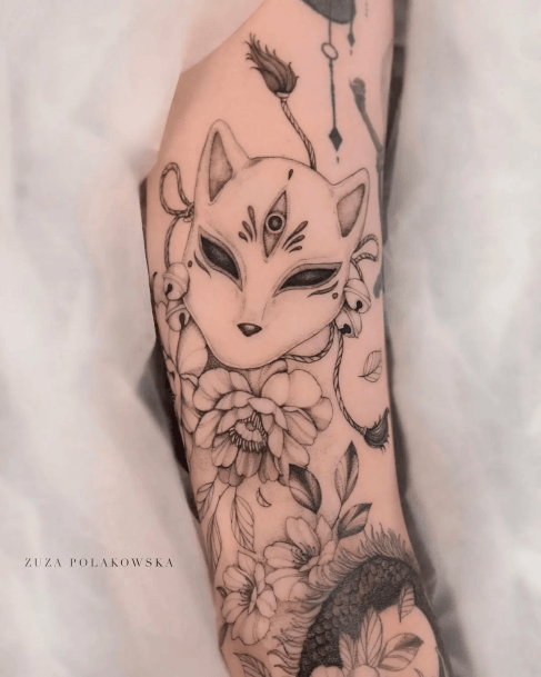 Females Kitsune Tattoos