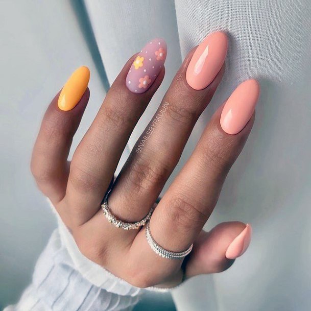 Females Pink Summer Nails