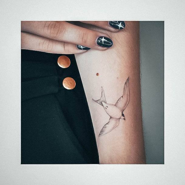 Females Small Sparrow Tattoos