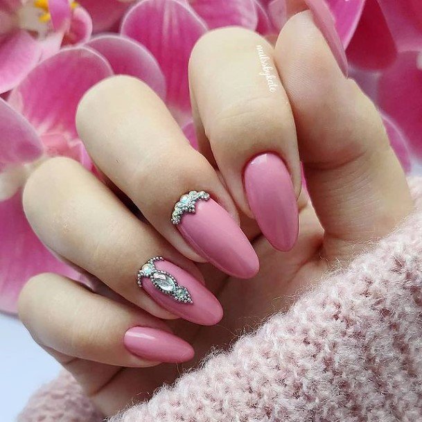 Feminine Date Nail Designs For Women