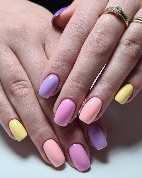 Feminine Gel Nail Designs For Women