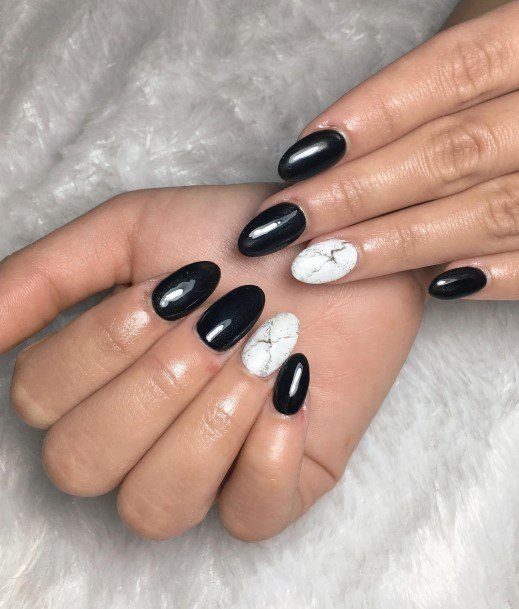 Feminine Girls Black And White Marble Nail Designs