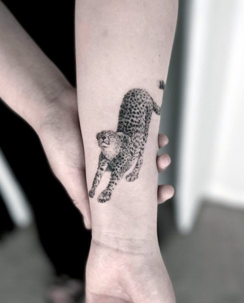 Feminine Girls Cheetah Tattoo Designs