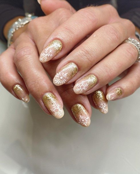 Feminine Girls Gold Ombre Nail Designs