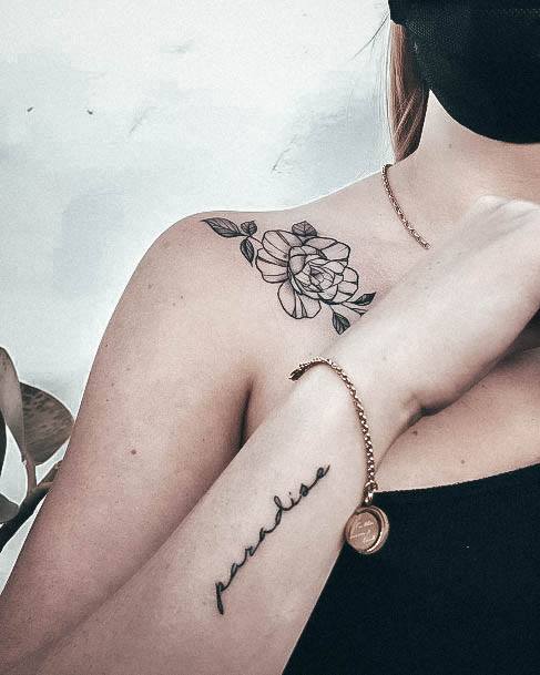 Feminine Girls Rose Shoulder Tattoo Designs