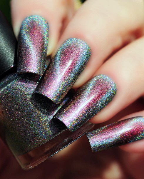 Feminine Holographic Nail Designs For Women