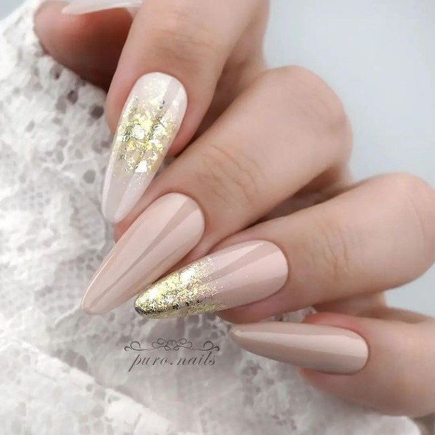 Feminine Metallic Gold Nail Designs For Women