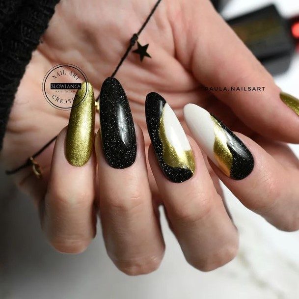Feminine Nails For Women Black Oval