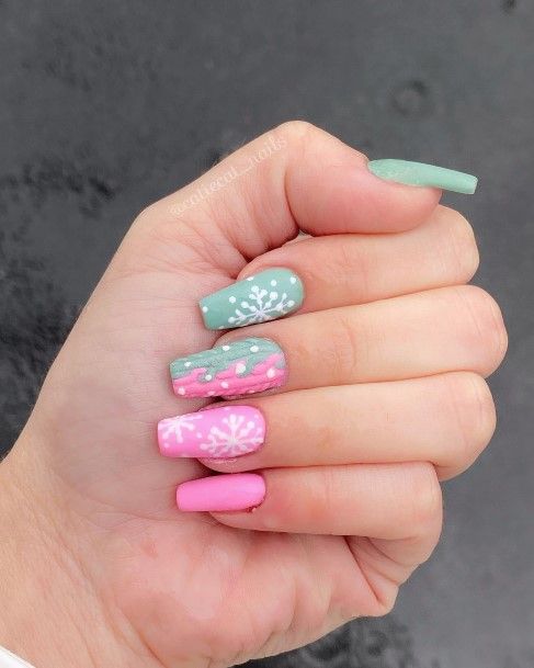 Feminine Nails For Women Green And Pink