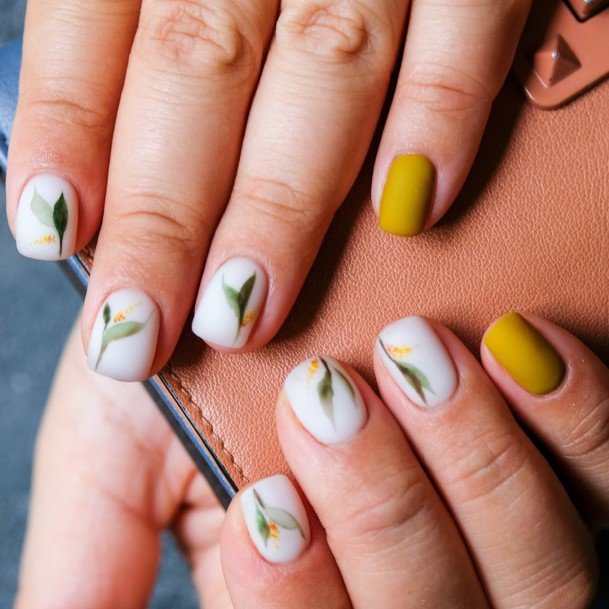 Feminine Nails For Women Green And Yellow