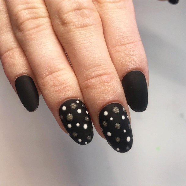 Feminine Nails For Women Matte Black And Gold