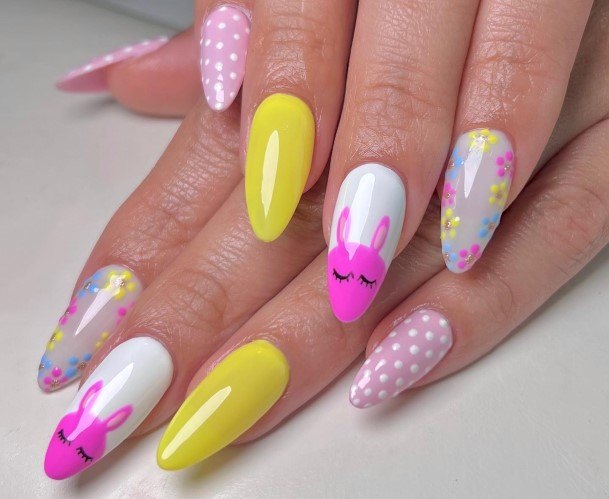 Feminine Polka Dot Nail Designs For Women