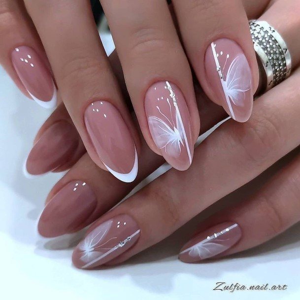 Feminine Short Pink And White Nail Designs For Women