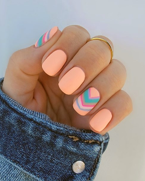 Feminine Short Summer Nail Designs For Women