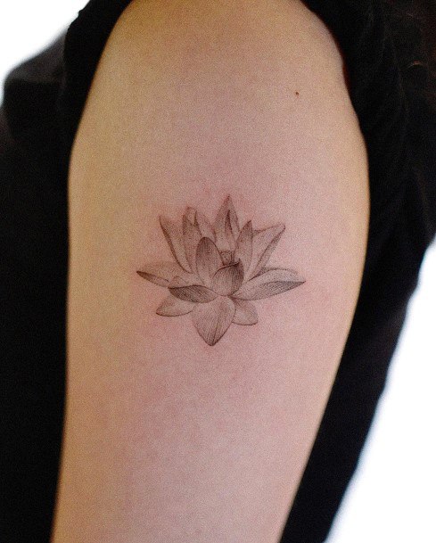 Feminine Tattoos For Women Water Lily