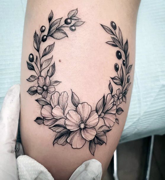 Feminine Tattoos For Women Wreath