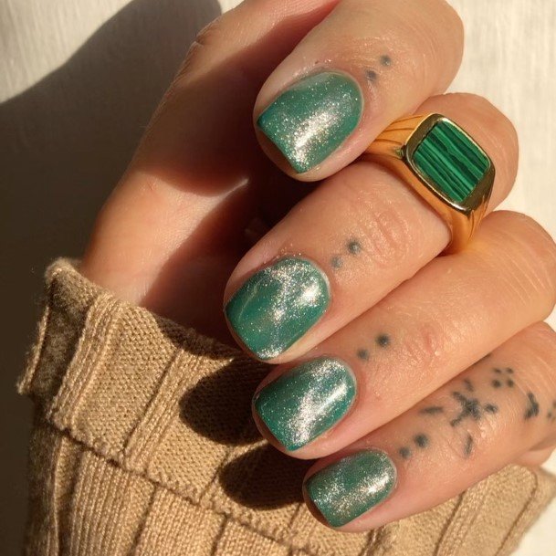 Feminine Velvet Nail Designs For Women