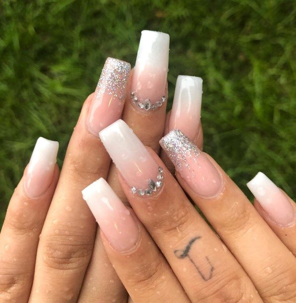Feminine White And Silver Nail Designs For Women