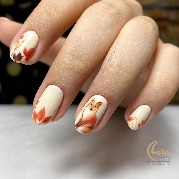 Feminine Womens Fox Nail