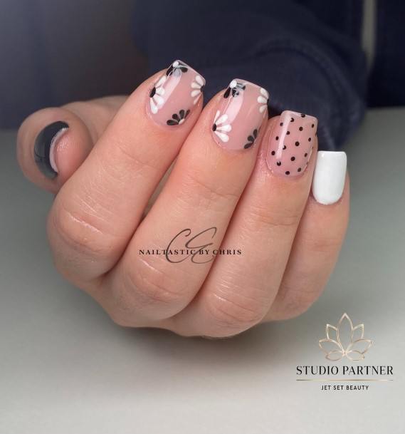 Fingernails White With Flowers Nail Designs For Women