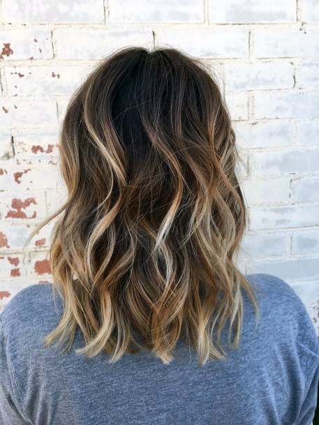 Flattering Balayage Wavy Hairstyle For Women