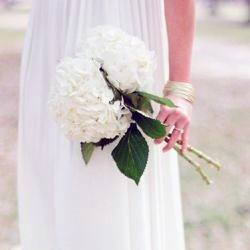 Flourishing White Gorgeous Wedding Bouquet Ideas For Women