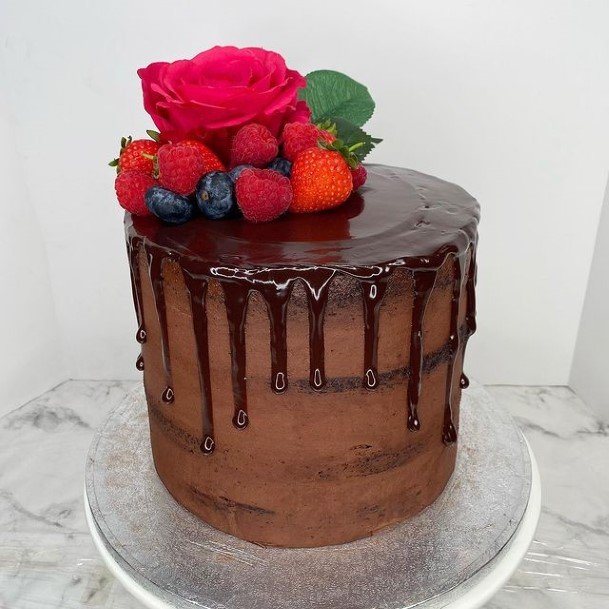 Flowing Icing Chocolate Cake Wedding