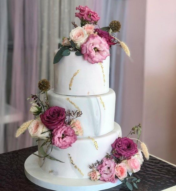 Fragrant Flowers Beautiful Wedding Cake