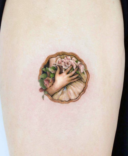 Frame Tattoo Feminine Designs