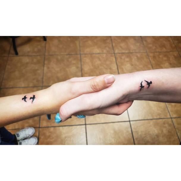Free Lfying Birds Best Friend Tattoo Womens Wrists