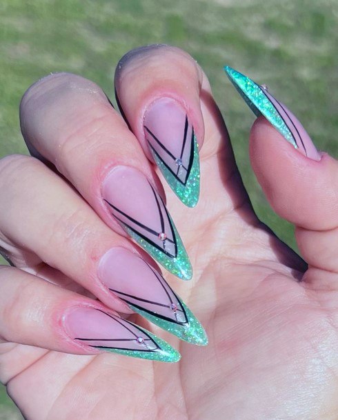 Georgeous Art Deco Nail On Girl