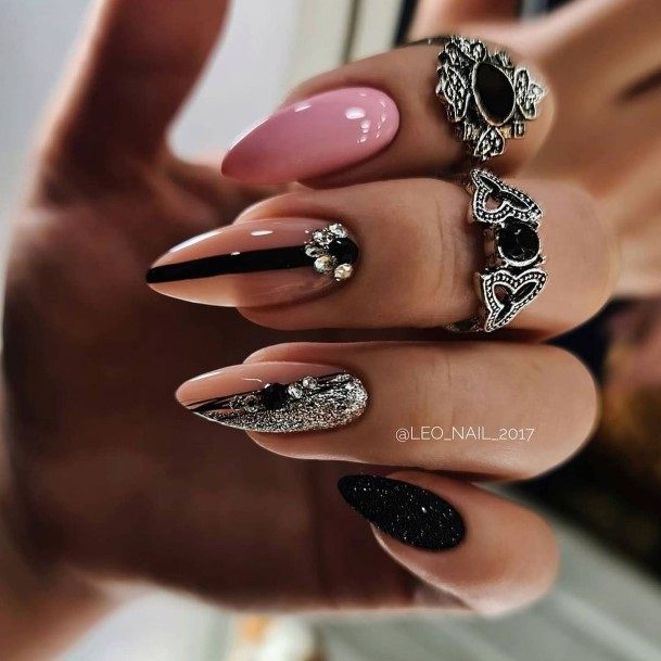 Georgeous Black Prom Nail On Girl